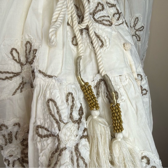 Camellia Embroidered Mini Dress Cream Tunic Style with Floral Embroidery Size M - Picture 9 of 14